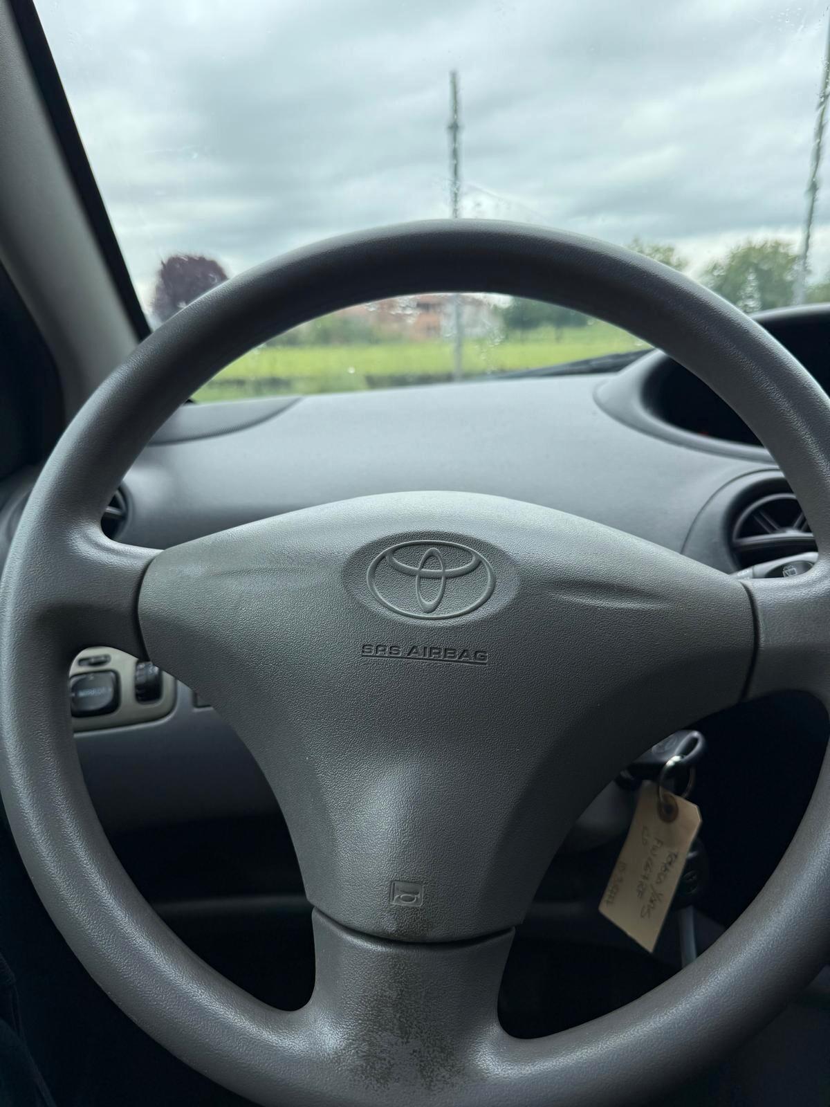 Toyota Yaris 1.0i 16V cat 5 porte Sol '03