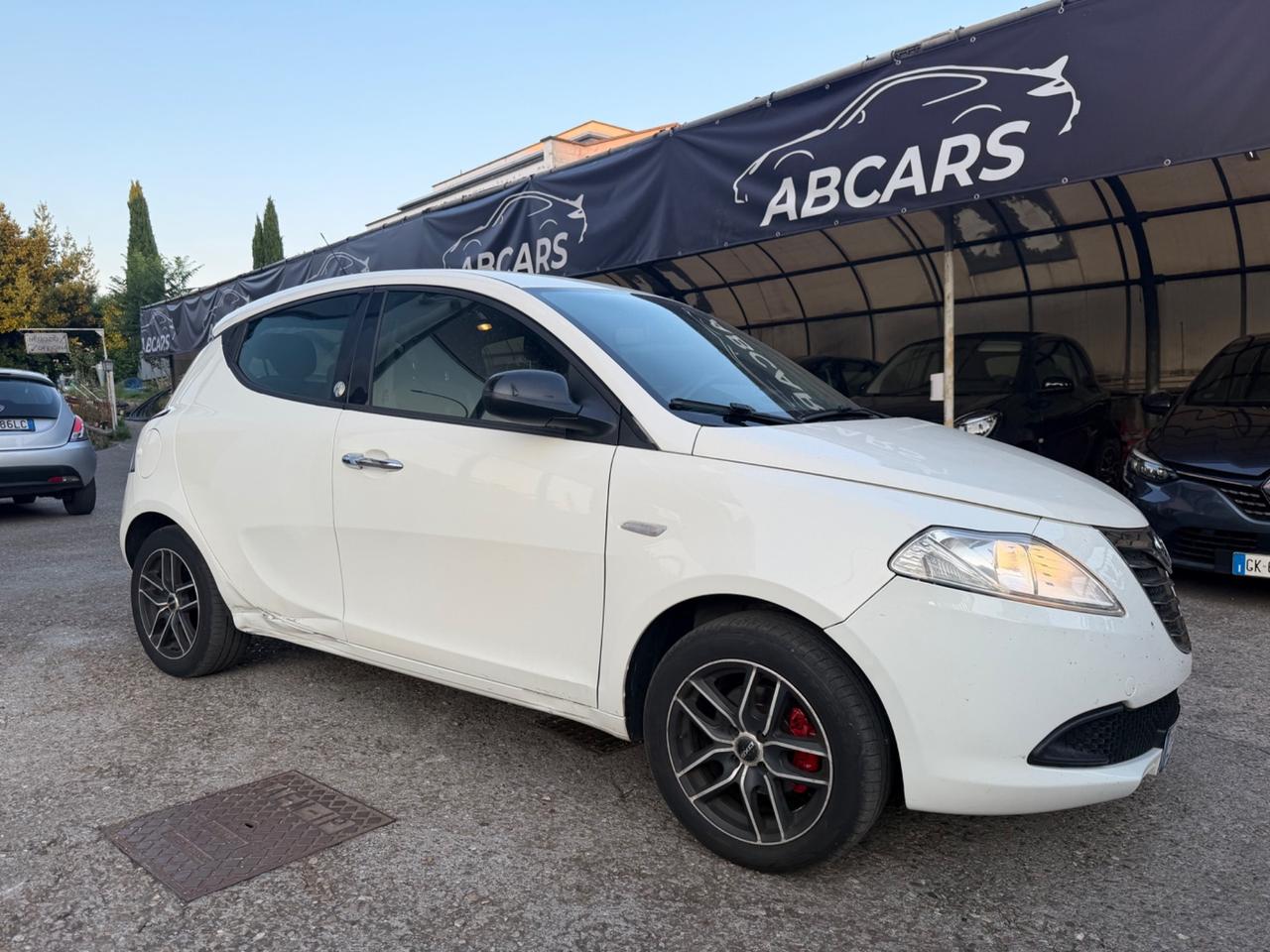 Lancia Ypsilon 1.2 69 CV 5 porte GPL Ecochic Silver