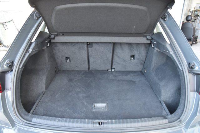 AUDI Q3 35 TDI S tronic Business *Cockpit, led, Navi*