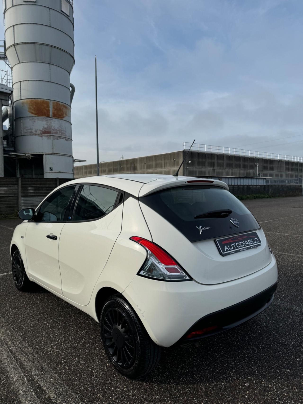 Lancia Ypsilon 1.2 69 CV 5 porte S&S Elefantino Blu