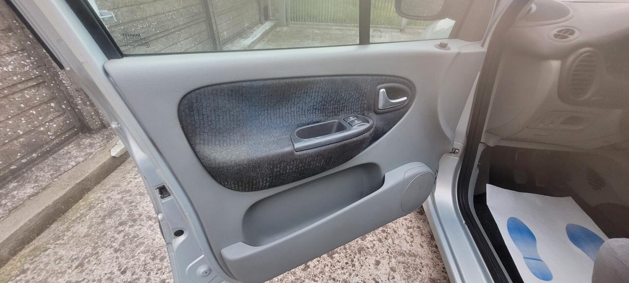 Renault Megane Mégane 1.6 16V cat Proact. Privilège