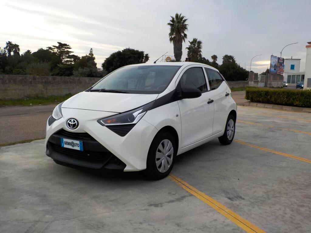 Toyota Aygo Connect 1.0 VVT-i 72 CV 5 porte x-play