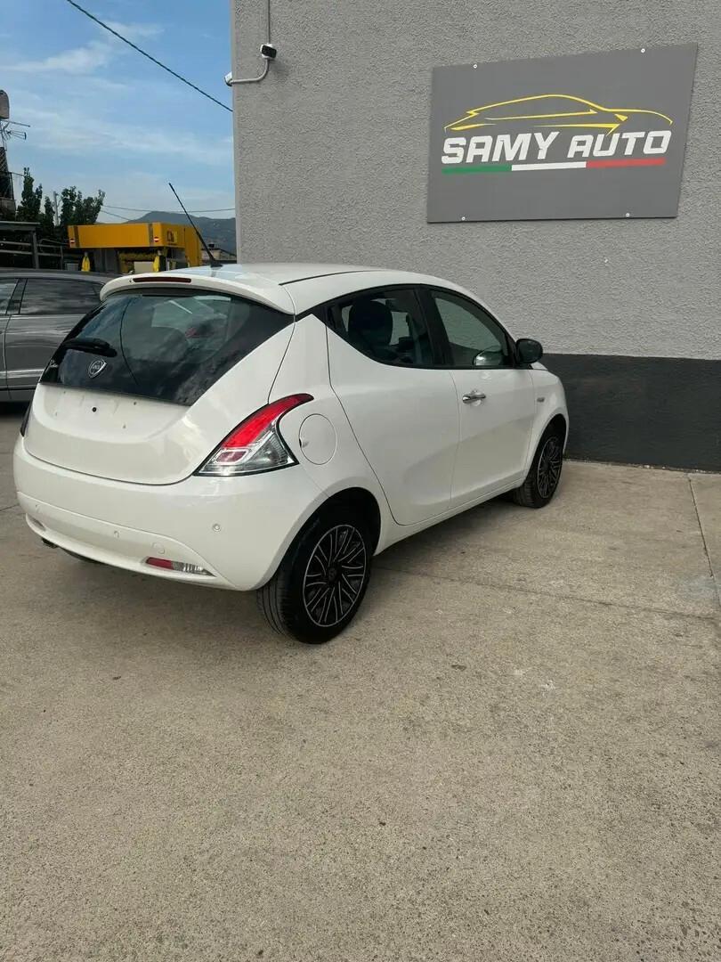 Lancia Ypsilon 1.2 69 CV 5 porte S&S Gold