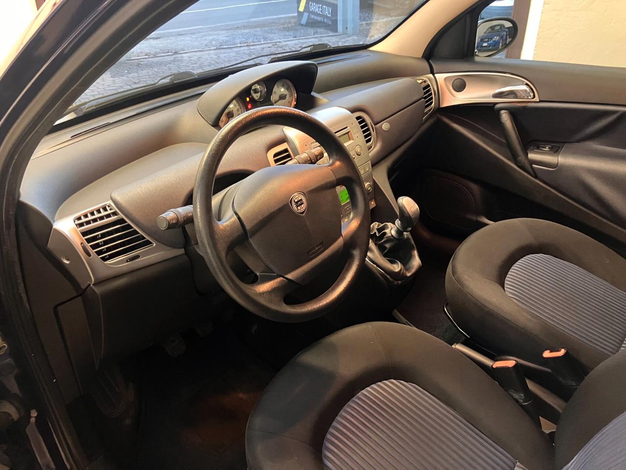 Lancia Ypsilon 1.4 16v Platino NEOPATENTATI