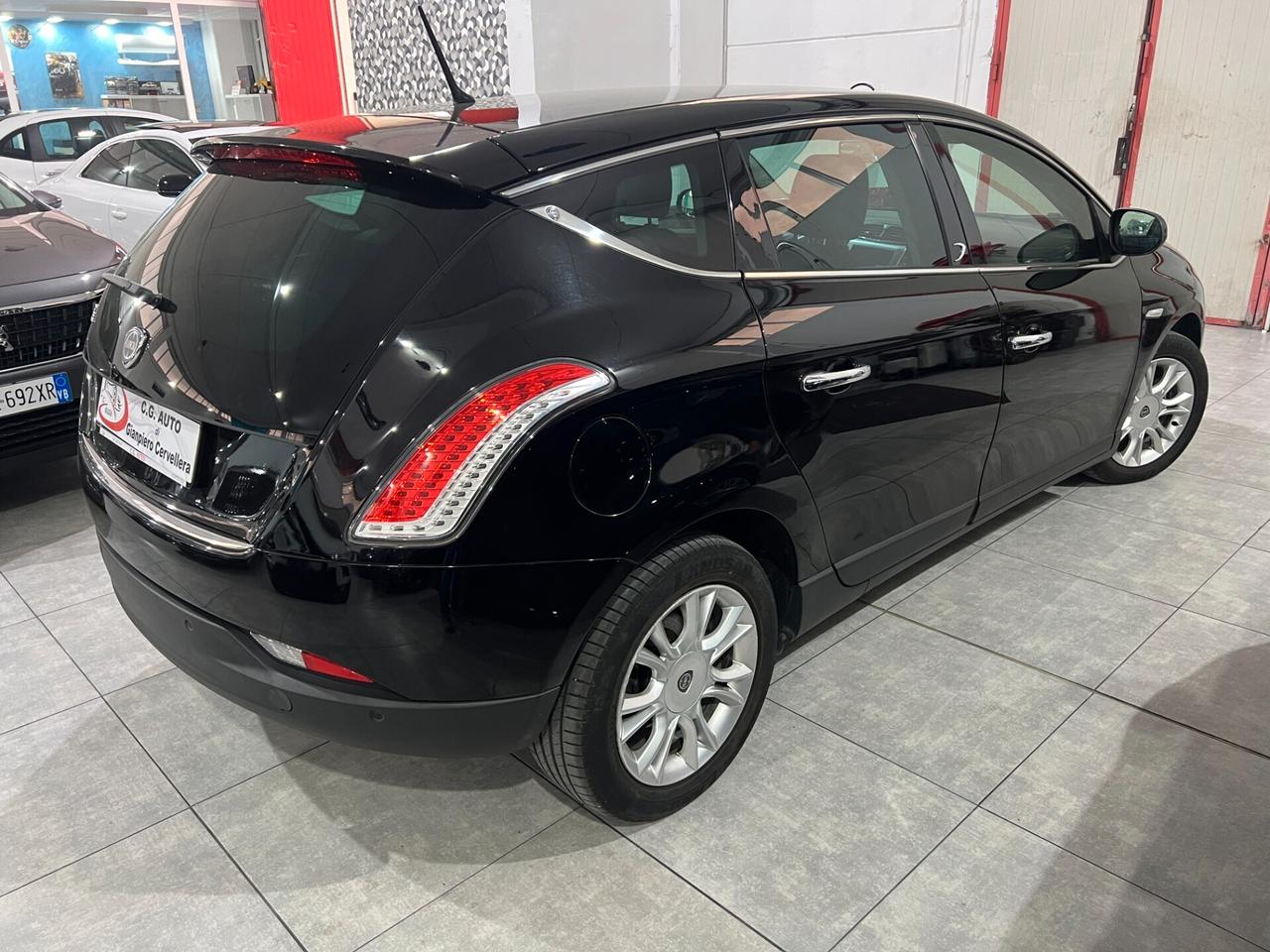 Lancia Delta 1.6 120 CV - PLATINO - 2011