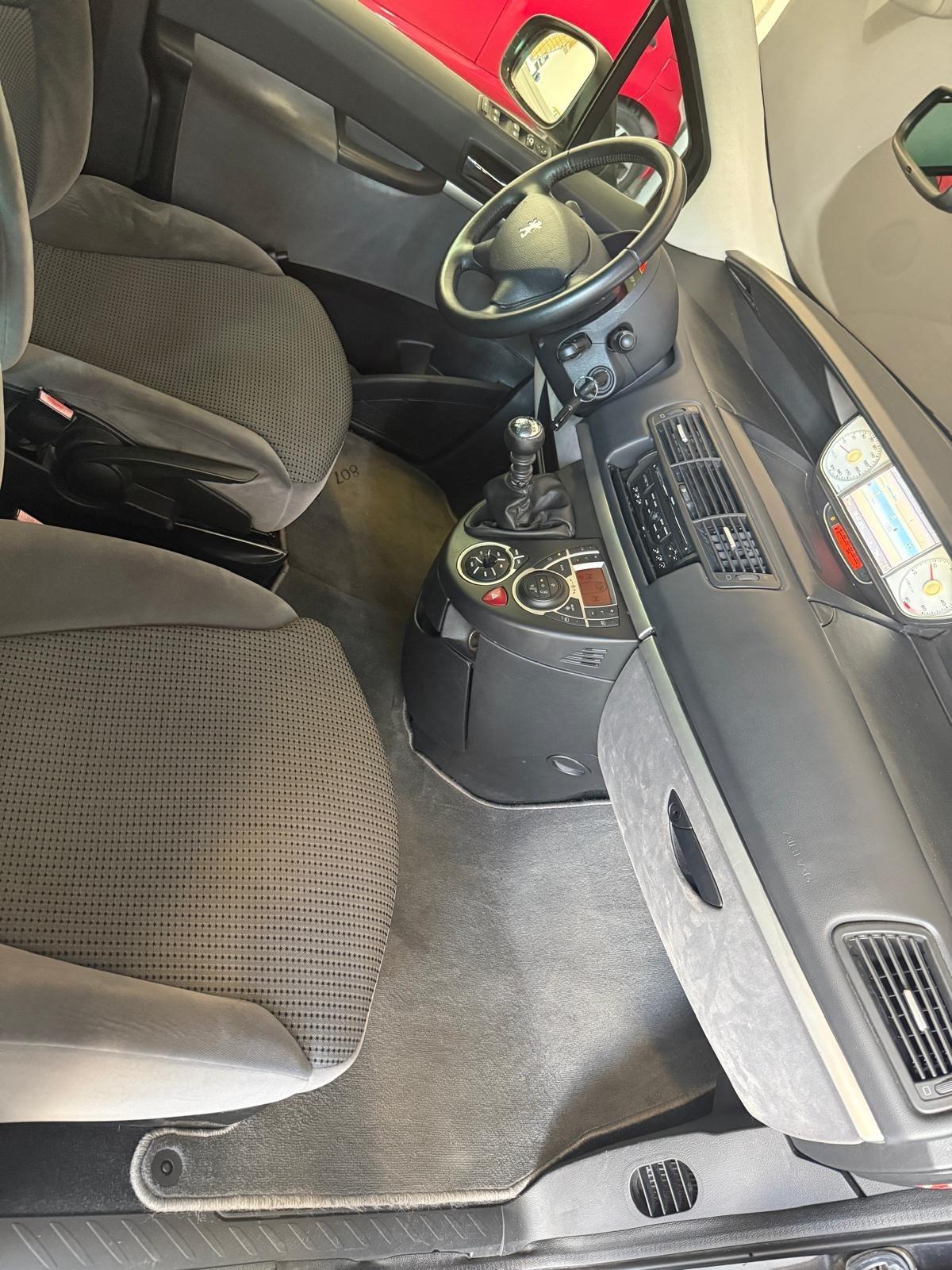 Peugeot 807 2.0 HDi 163CV aut. SV