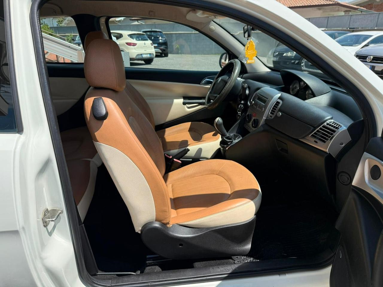 Lancia Ypsilon 1.3 MJT 75 CV Argento