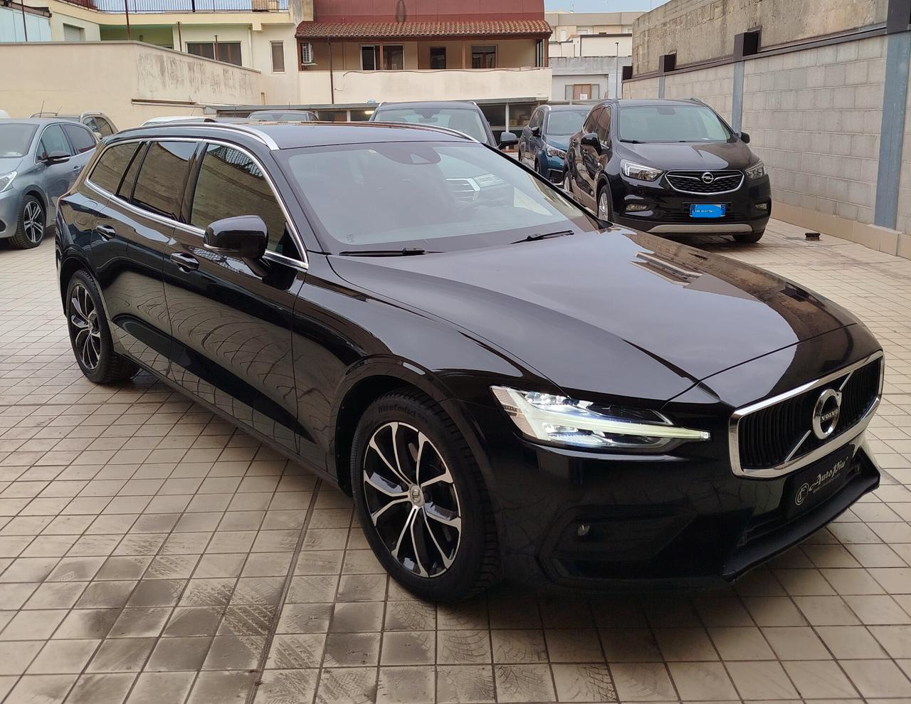 Volvo V60 B4 (d) Geartronic Momentum Business