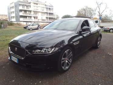 Jaguar XE 2.0 D 180 CV Pure