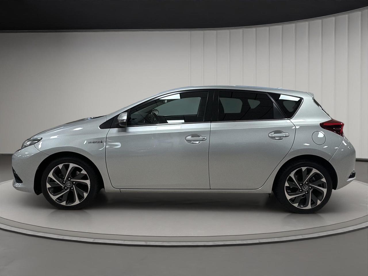 Toyota Auris 1.8h Active cvt