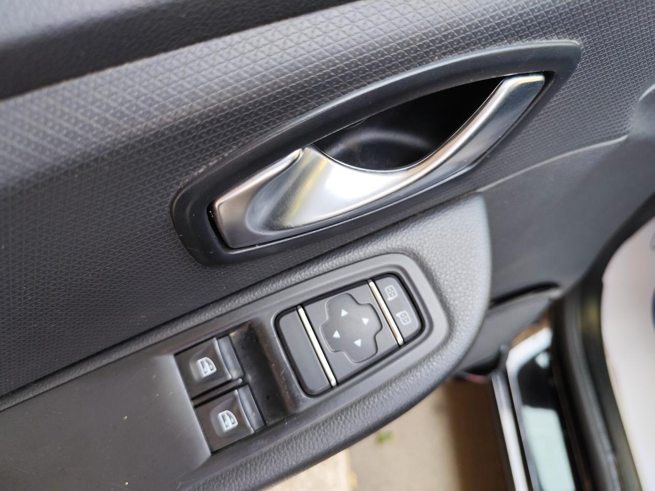 Renault Clio 900 TCe 90CV TURBO GPL NAVI