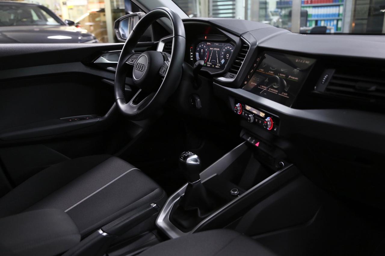 Audi A1 Sportback 25 TFSI S line