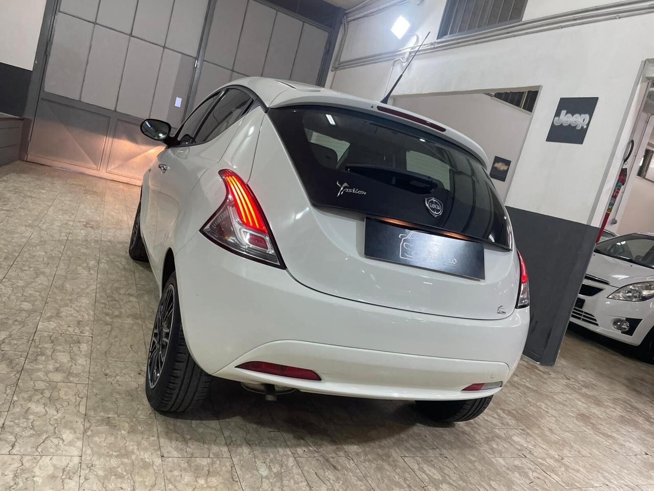 Lancia Ypsilon 1.2 69 CV 5 porte S&S Gold