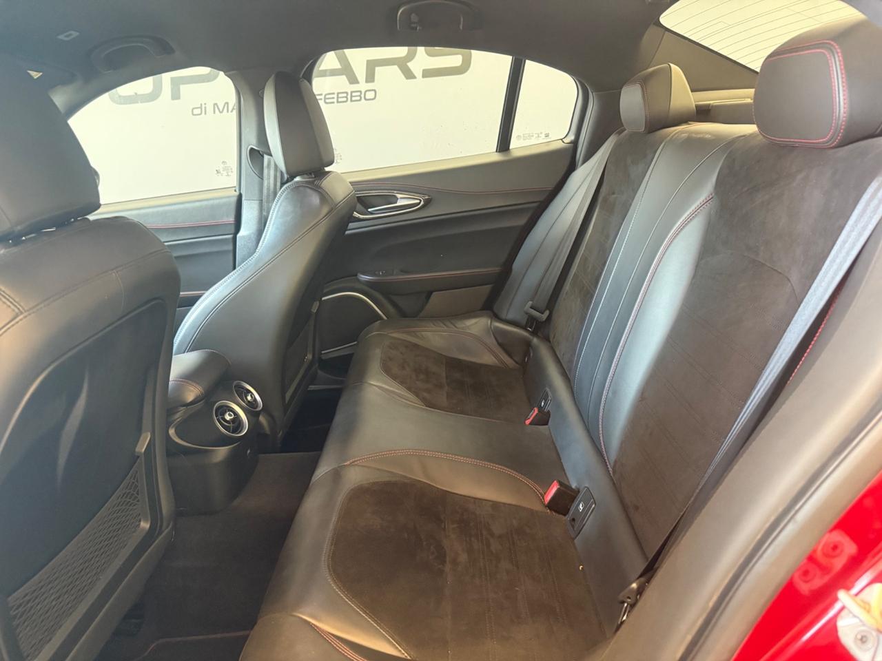 Alfa Romeo Giulia 2.9 V6 Bi-Turbo AT8 Quadrifoglio