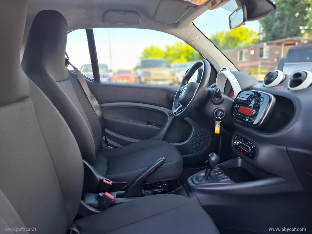 SMART fortwo EQ Parisblue