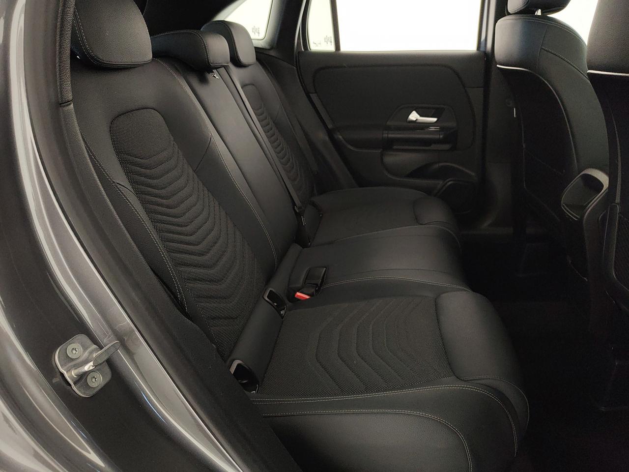 Mercedes-Benz GLA 180 d Advanced auto