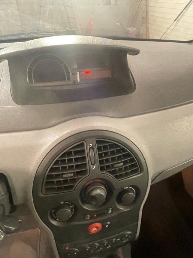 RENAULT Modus 1.2 16V Dynamique