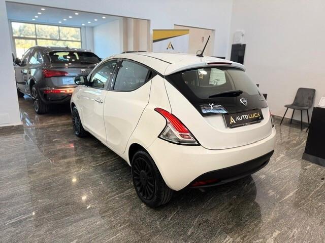 Lancia Ypsilon 1.0 FireFly 5 porte S&S Hybrid Ecochic Gold