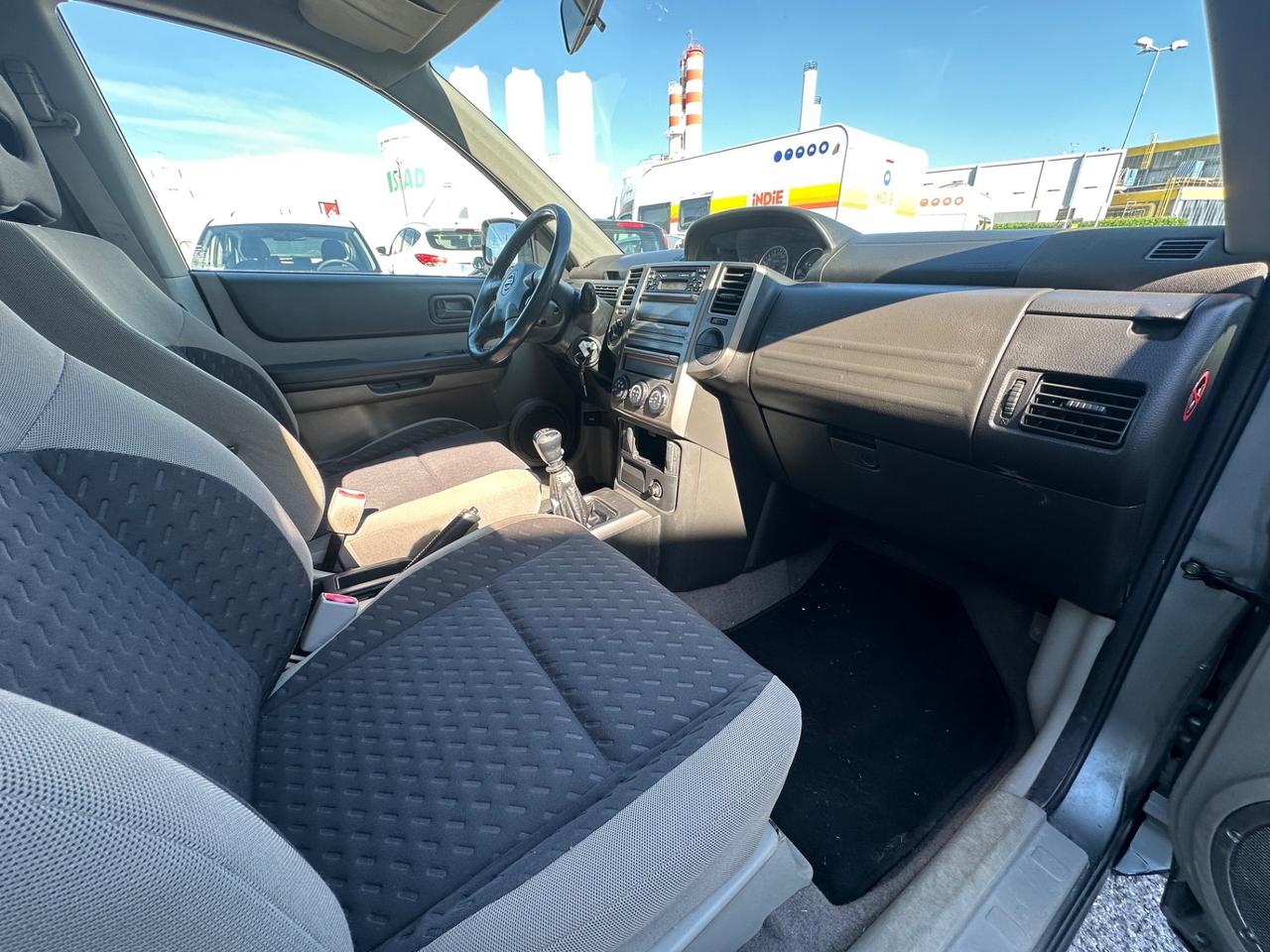 Nissan X-Trail 2.2 dCi Elegance Columbia