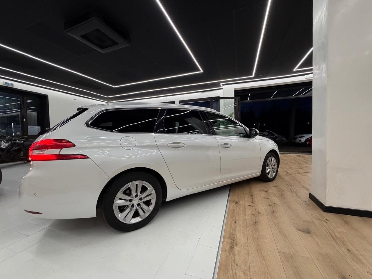 Peugeot 308 BlueHDi 150 S&S SW Allure