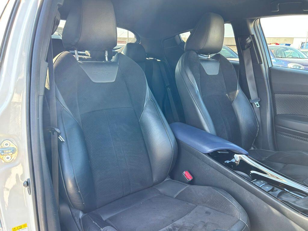 Toyota C-HR 2.0 Hybrid E-CVT Style