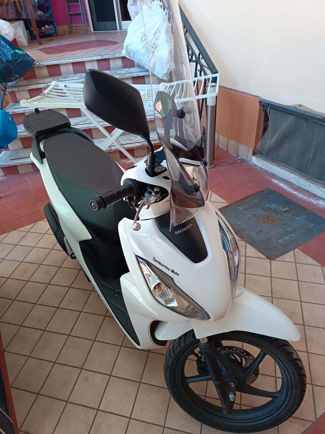 Honda Vision 110 PARI AL NUOVO