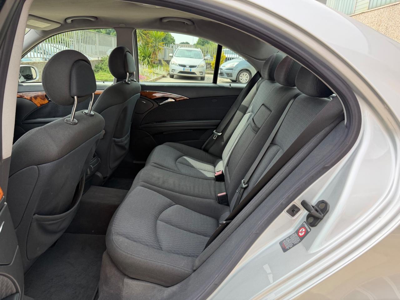 Mercedes-benz E 270 CDI cat Elegance