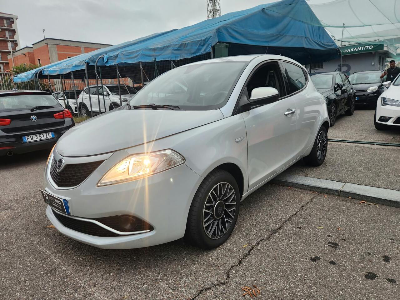 Lancia Ypsilon 1.2 69 CV 5 porte GPL Ecochic Platinum
