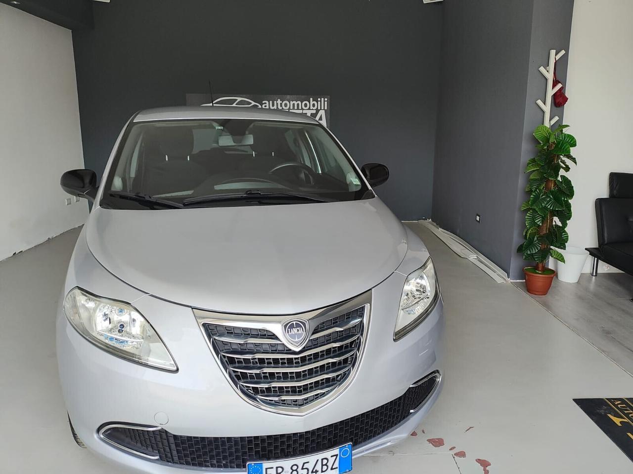 Lancia Ypsilon 1.2 69 CV 5 porte S&S Silver