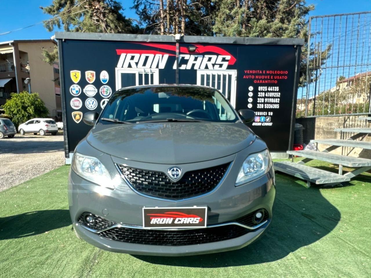 Lancia Ypsilon 1.2 69 CV 5 porte Silver