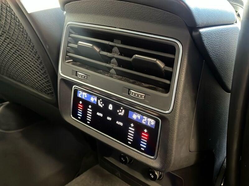 Audi Q8 50 TDI 210kW quattro tip. S Line Edition Black pack