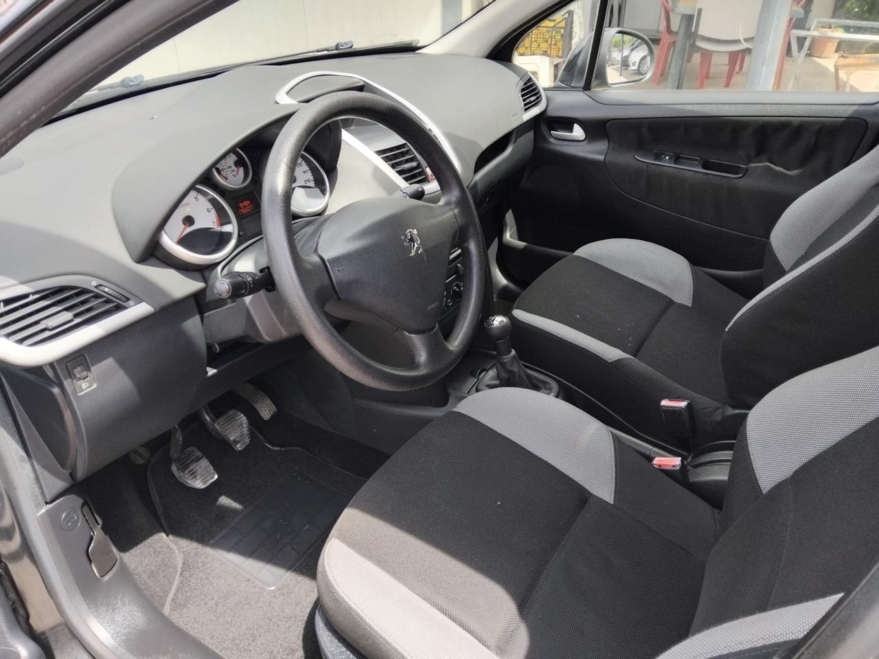 Peugeot 207 1.4 8V 75CV 5p. PERFETTA IN TUTTO