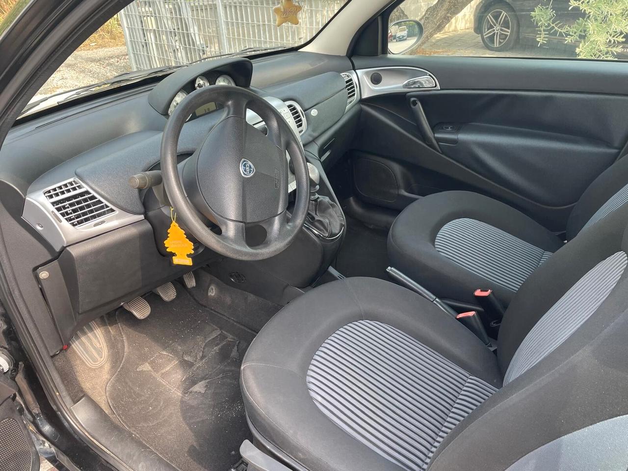 Lancia Ypsilon 1.2 Argento