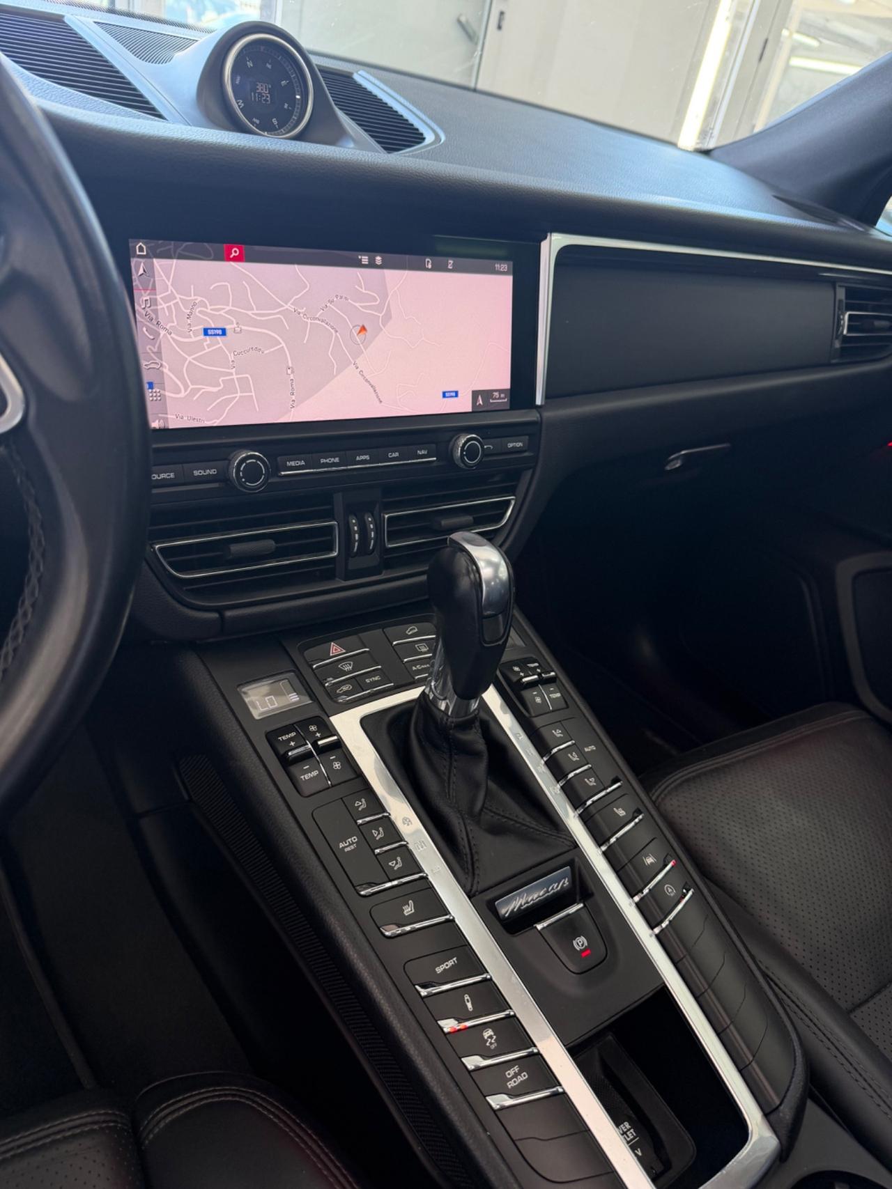 Porsche Macan 2.0 245 TETTO FULL finanziabile
