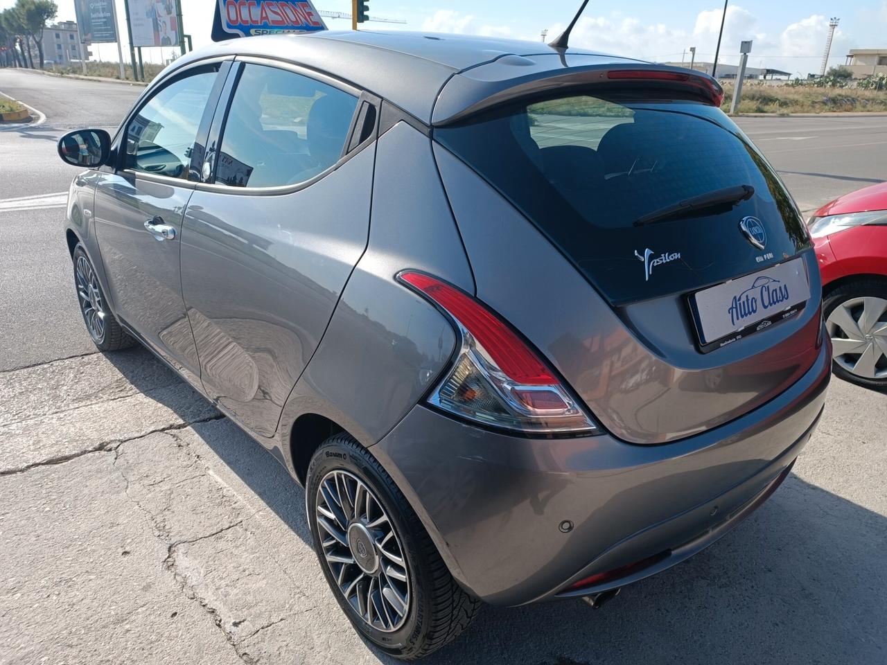 Lancia Ypsilon 1.2 69 CV 5 porte GPL Ecochic Platinum