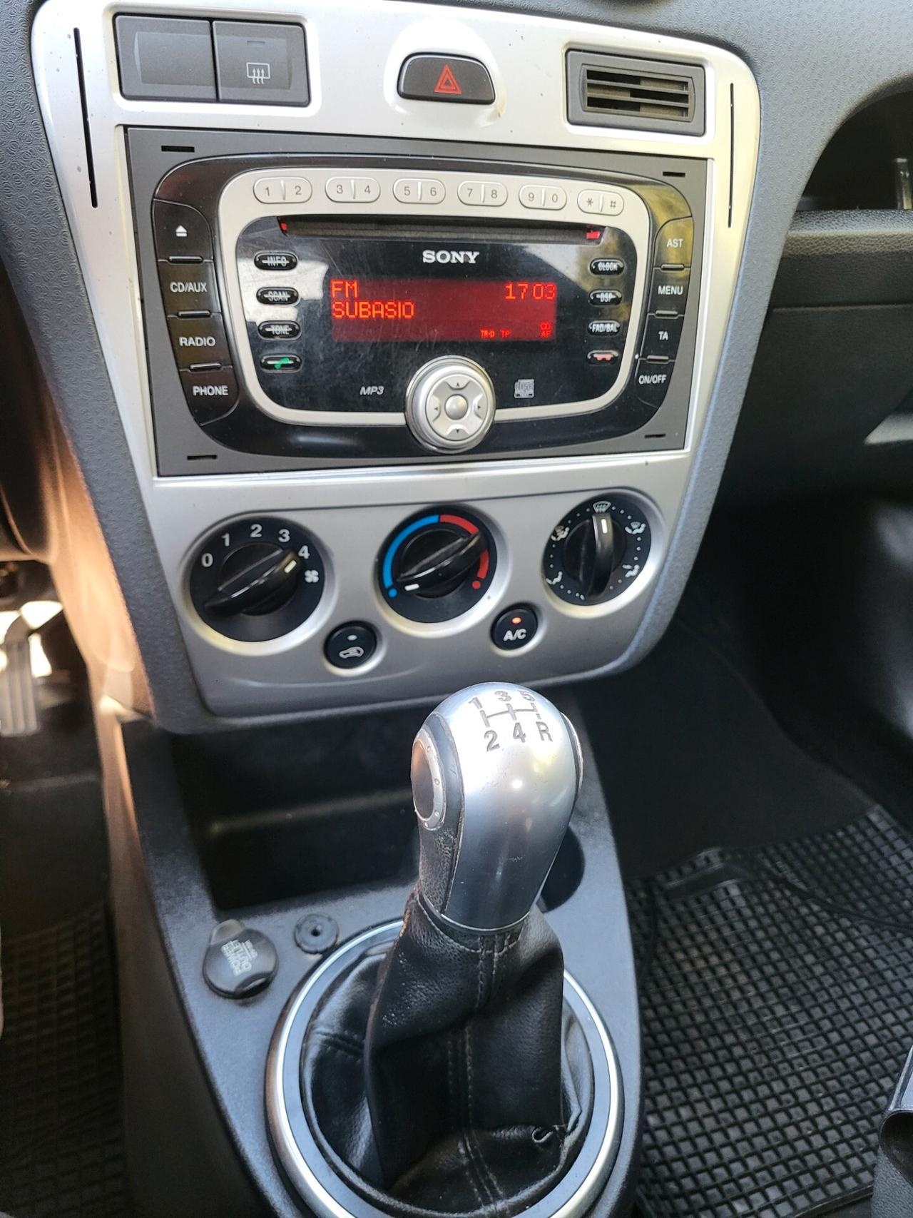 FORD FUSION 1,4 TDCi-GANCIO TRAINO-PORTAPACCHI