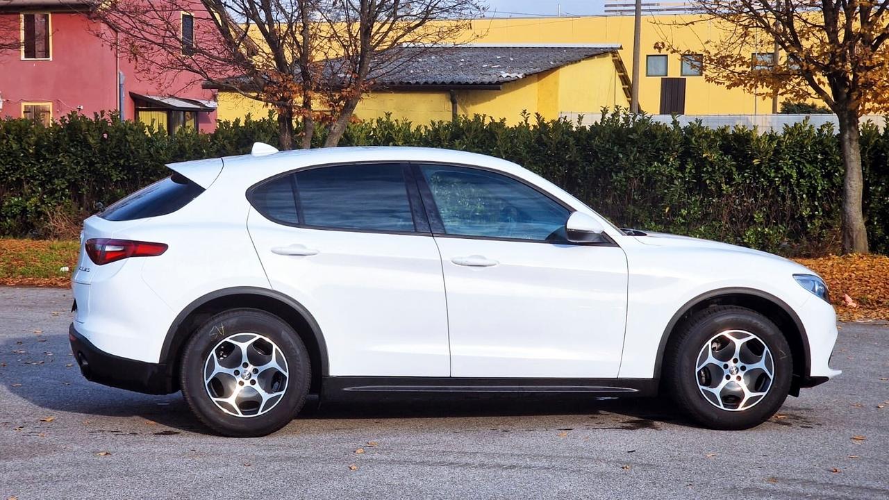 Alfa Romeo Stelvio 2.2 Turbodiesel 190 CV AT8 Q4 Super