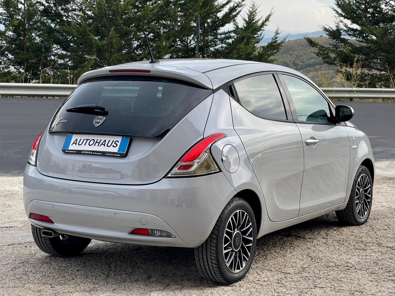 Lancia Ypsilon 1.2 69 CV 5 porte Mya