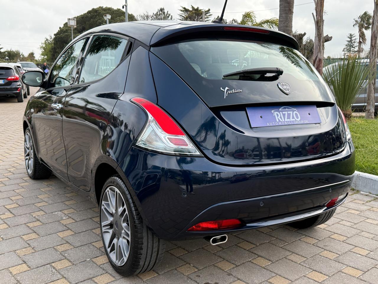 Lancia Ypsilon 1.2 69CV 5porte Platinum Navi Pelle