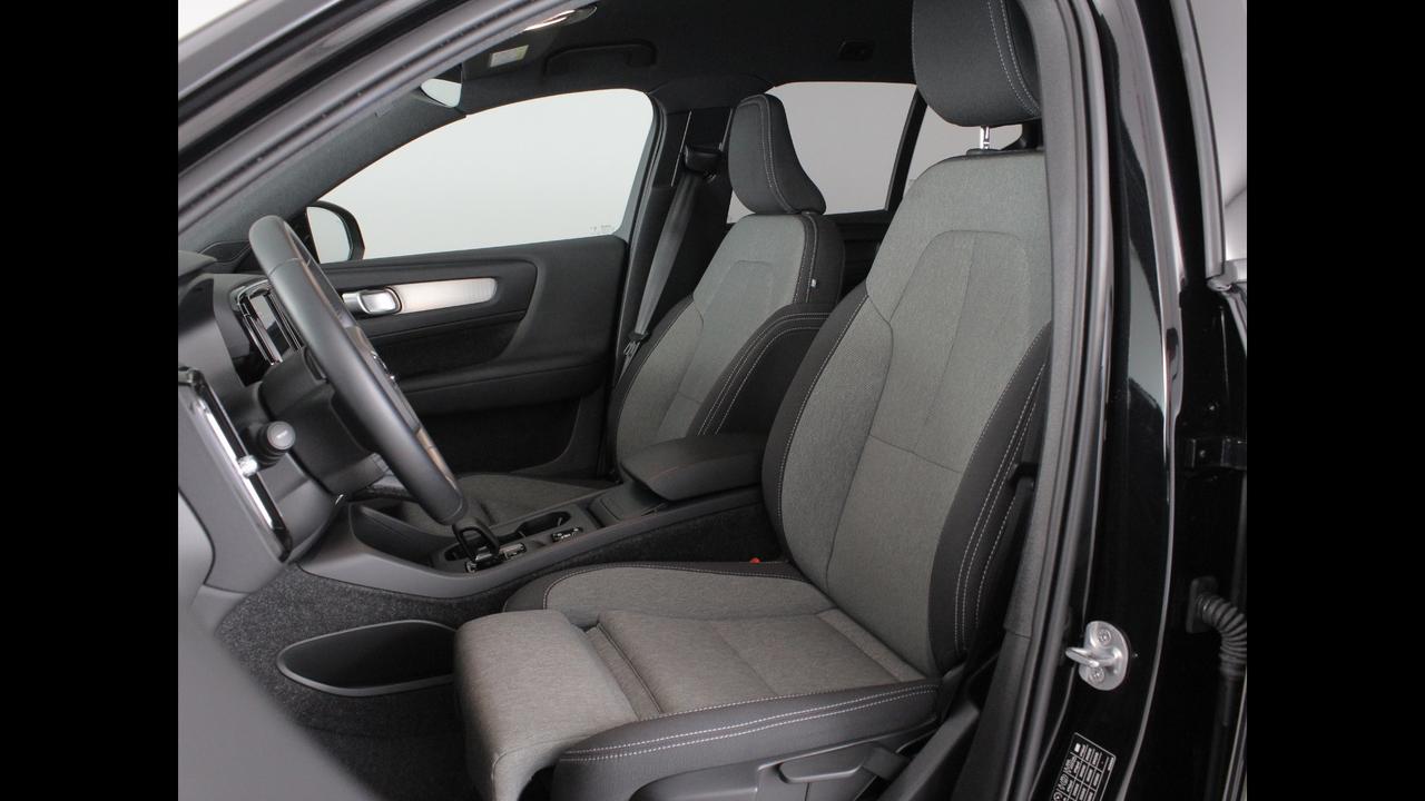 VOLVO XC40 2023 - XC40 2.0 b3 Core auto
