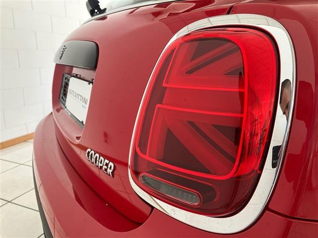 MINI Mini 5 Porte 1.5 Twin Power Turbo Cooper Essential