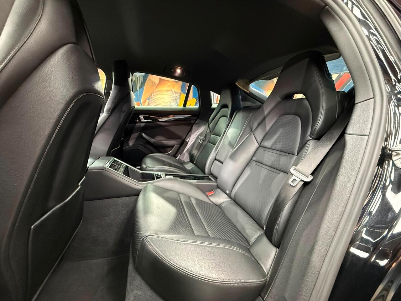 Porsche Panamera 3.0 4 (298)