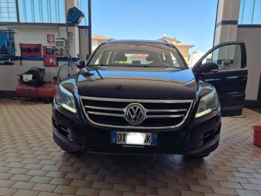 Volkswagen Tiguan 2.0 TDI DPF 4MOTION tiptronic Track & Field