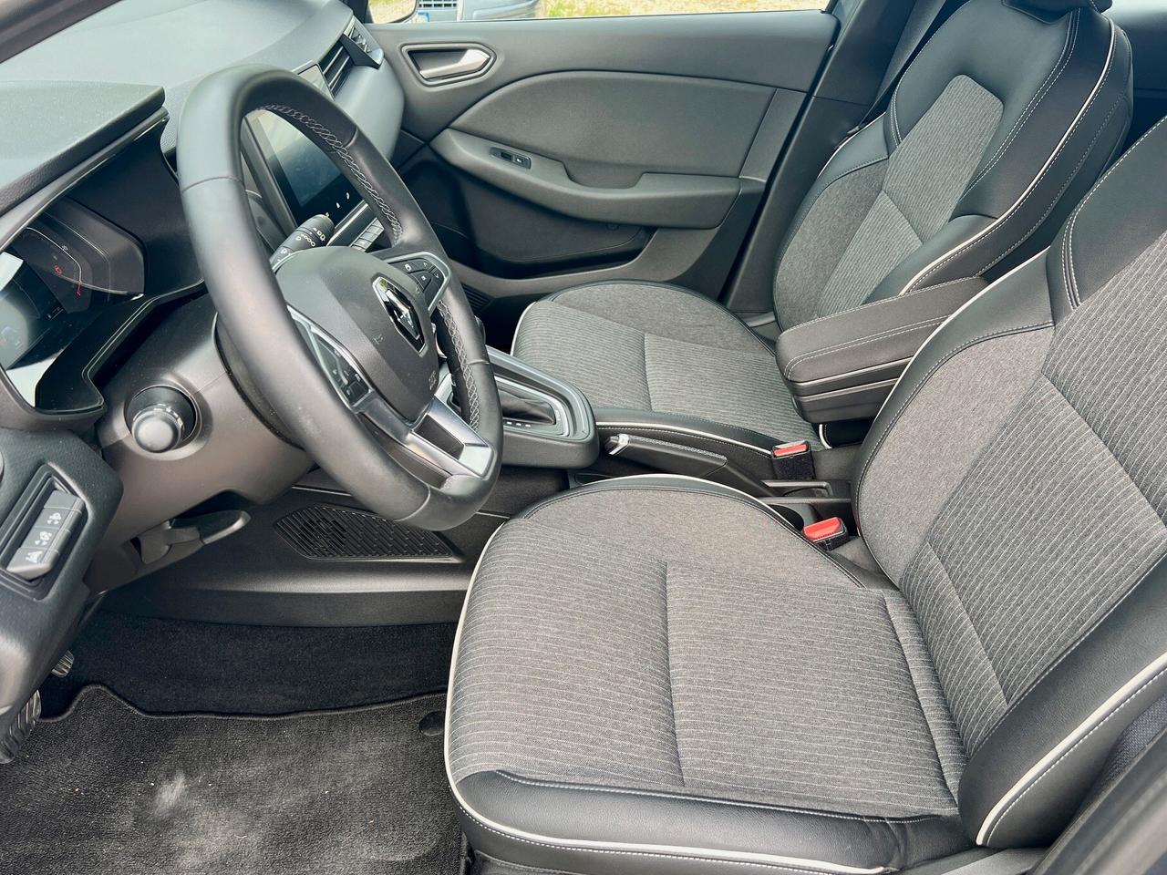 Renault Clio Full Hybrid E-Tech 140 Intens