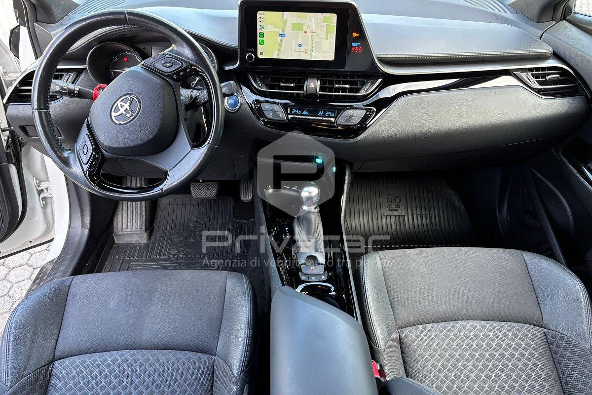 TOYOTA C-HR 2.0 Hybrid E-CVT Trend