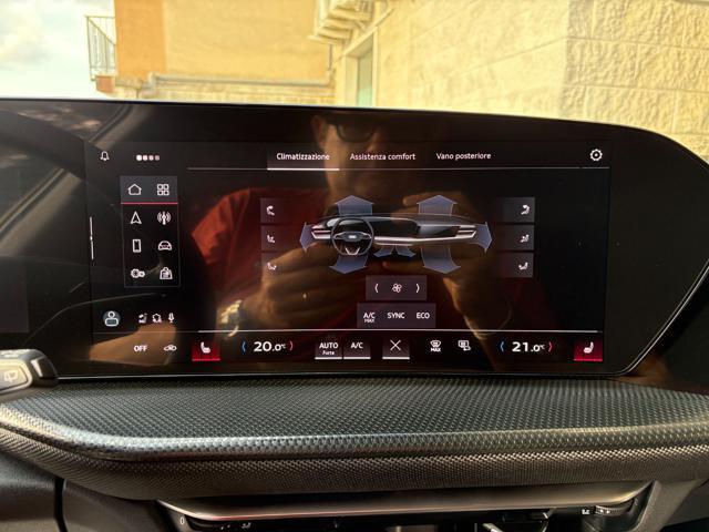 AUDI Q5 2.0 TDI mHEV+ S tronic quattro S line edition.