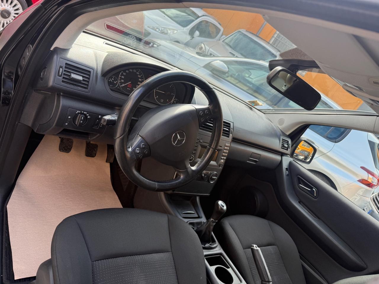 Mercedes-benz A 180 CDI 109CV - Neopatentati