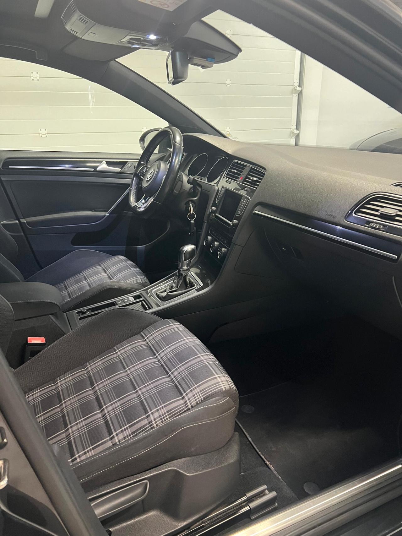 Volkswagen Golf GTD 2.0 TDI DSG 5p. 184 CV