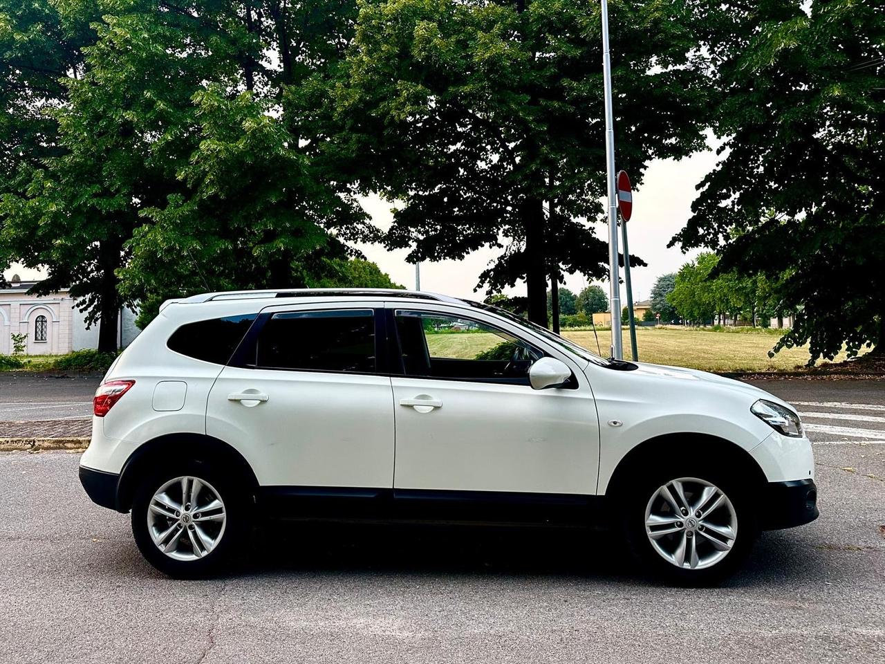 Nissan Qashqai. . 7 POSTI