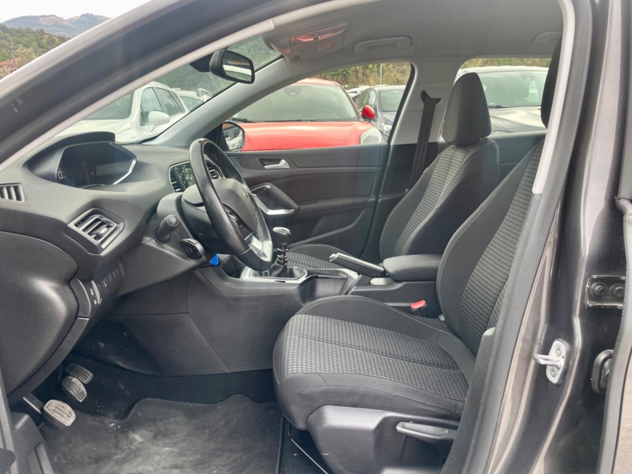 Peugeot 308 BlueHDi 130cv 6m 2021